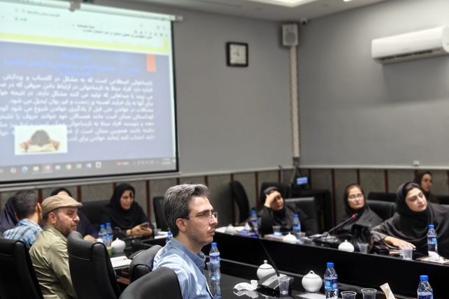 (طرح هم راه) همراهی والدین با مدرسه برای رشد آموزشی و تربیتی دانش‌آموزان پایه اول