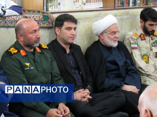 مراسم گرامیداشت شهدای اقتدار ایران اسلامی با حضور پرشور مردم و مسئولان در سنندج