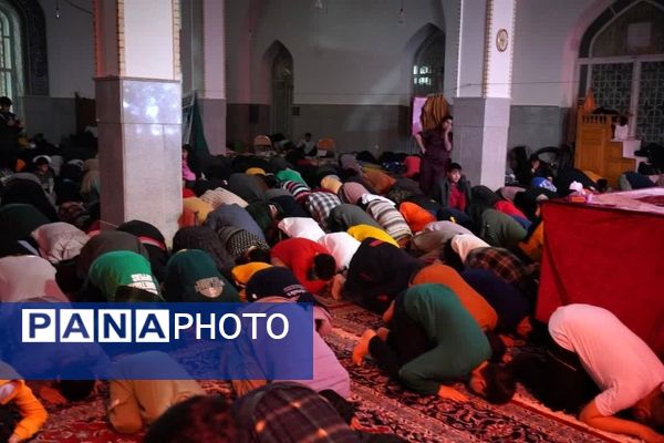  حس و حال معنوی دانش آموزان شرکت کننده در اعتکاف دانش آموزی مسجد مصلی طوقچی اصفهان