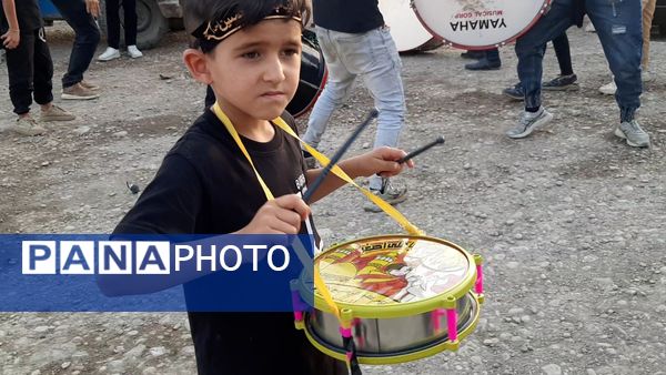 آیین زنجیر زنی و عزاداری روز تاسوعای حسینی