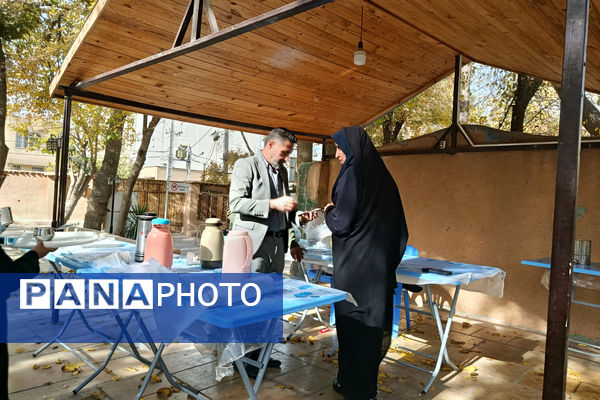 محفل صمیمی کارکنان اداری ناحیه ۴ شیراز به مناسبت روز زن