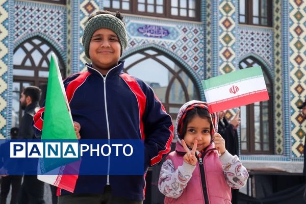 حضور پر شور مردم اردکان در راهپیمایی ۲۲ بهمن 