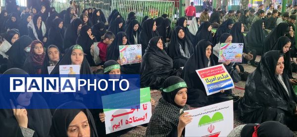 حضور گسترده فرهنگیان و دانش‌آموزان بسیجی بافق در همایش اقتدار