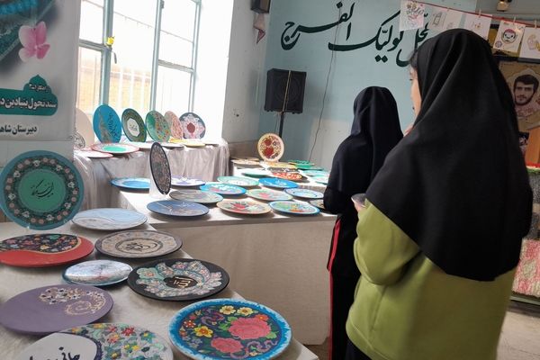 جشنواره فرهنگی هنری "امید فردا" در دبیرستان شاهد فیض ناحیه ۳ شیراز