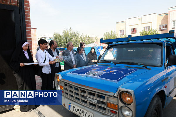 ارسال همزمان تجهیزات مدارس و هنرستان های استان تهران 