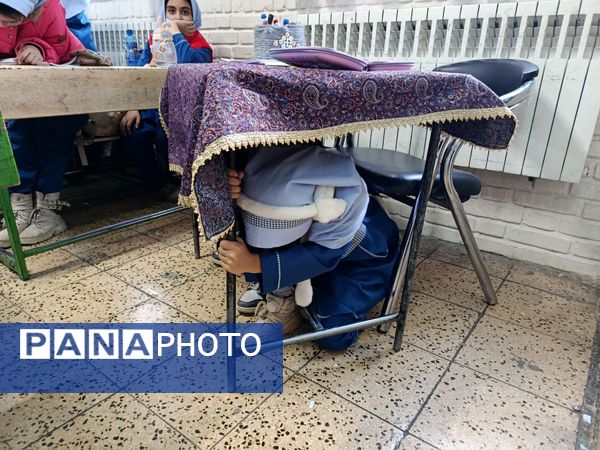 بیست و هفتمین دوره مانور زلزله در مدرسه بنت الهدی صدر ۲ 