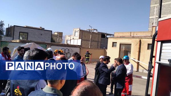 برگزاری مانور زلزله در مدرسه فاطمیه شهرستان آببر