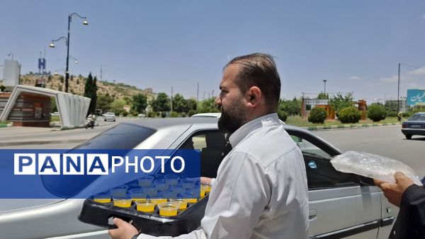 پخش شربت به مناسبت عید سعید غدیر خم در اداره‌کل آموزش و پرورش کهگیلویه و بویراحمد