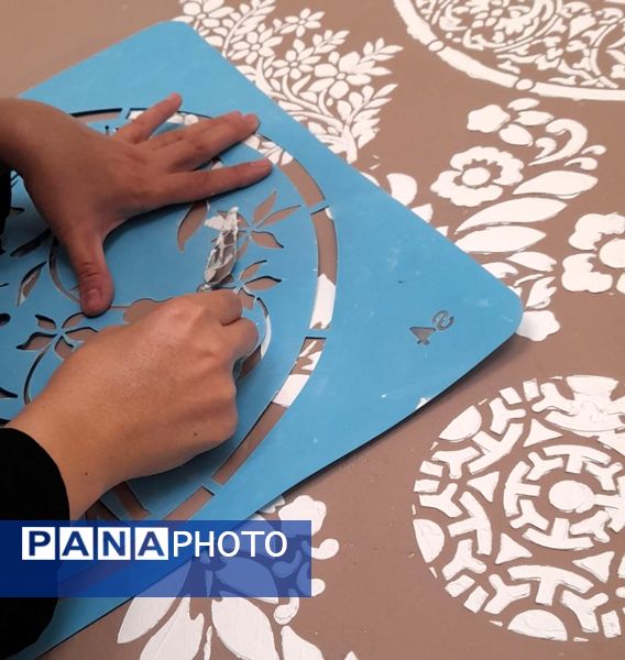 رنگ آمیزی و پتینه‌کاری هنرستان حضرت معصومه (س) شیروان در اوقات فراغت تابستان
