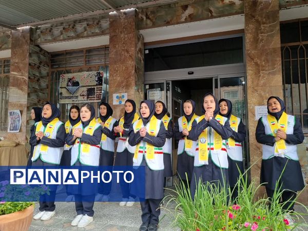 صبحگاه مقاومت در دبیرستان خدیجه کبری (س) ناحیه ۴ اصفهان