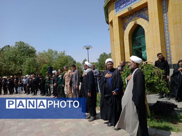 حضور دانش‌آموزان و فرهنگیان تربت‌جامی در عزاداری اربعین حسینی