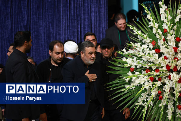 مراسم وداع با پیکر شهدای خدمت در مصلی تهران