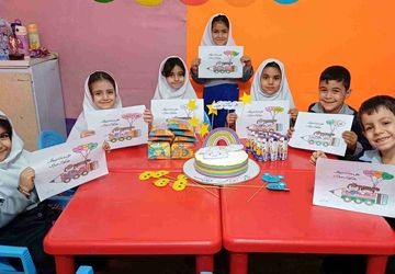 تبریک خبرنگار خبرگزاری پانا استان لرستان به کودکان 