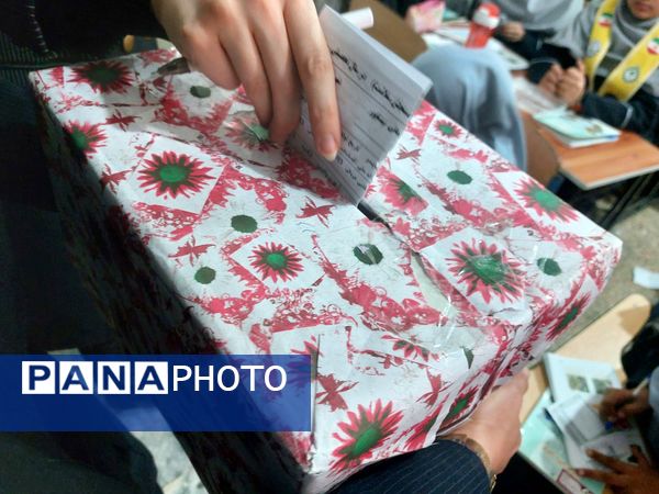 انتخابات شورای دانش آموزی در مدرسه علی اصغر دانشور یک