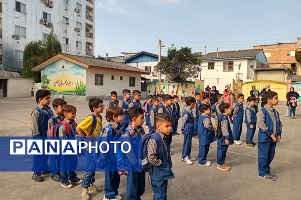  جشن شکوفه‌ها در دبستان شهید فردکاردل آمل