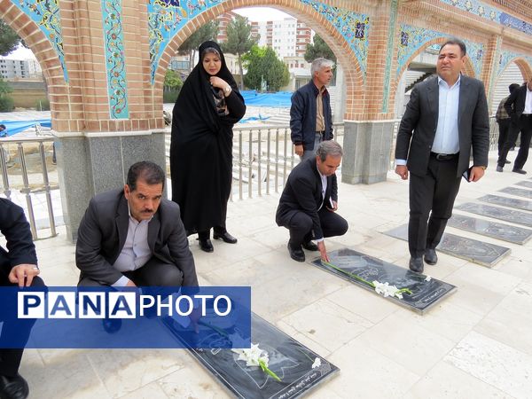 گلباران مزار شهدای دانش‌آموز و معلم در بجنورد
