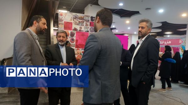 ایوان هنر، گفتگویی بدون کلام از دستان هنرمند بانوان مشهدی است