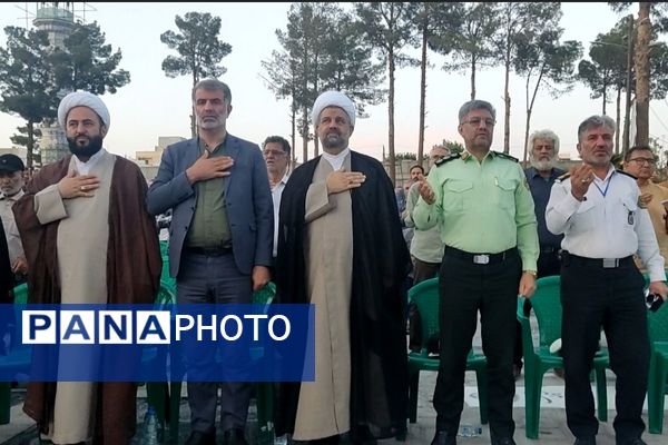 مراسم پرفیض روز عرفه در امامزاده عمادالدین رباط‌کریم با حضور پرشور زائران برگزار شد