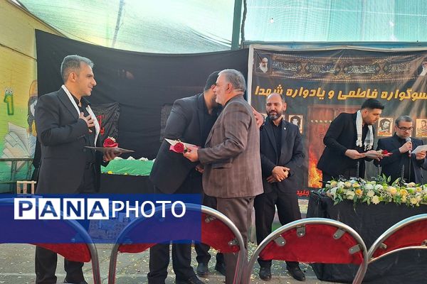 سوگواری معنوی در شیخ جنید(ره)؛ مدرسه غرق در عطر فاطمیه