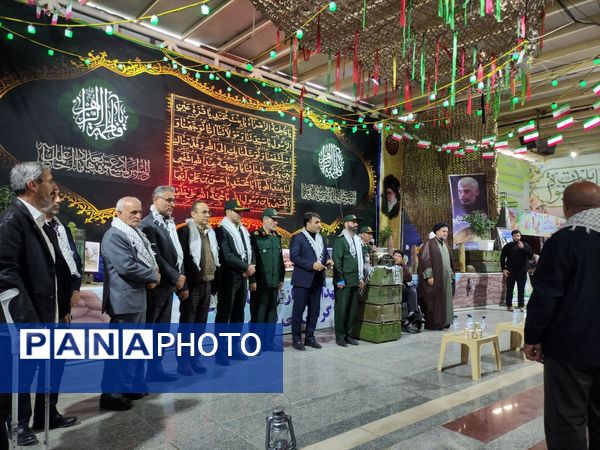 غبارروبی و گلباران مزار شهدای ملارد در رزمایش بزرگ بیت‌المقدس بسیجیان