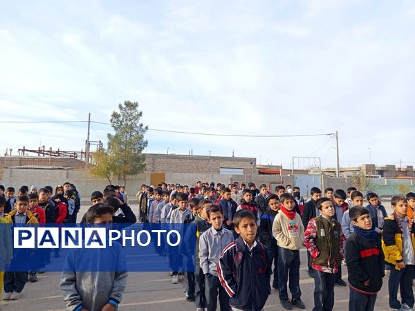 مراسم صبحگاهی در مدرسه پسرانه برادران ابراهیمی نیا