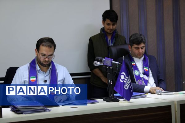 نشست صمیمی دانش‏‌آموز خبرنگاران و نمایندگان مجلس دانش‌آموزی آذربایجان شرقی با علی فلاحتکار
