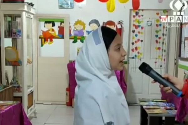نمایشگاه کتاب در دبستان غیردولتی مهرانه؛ ترویج فرهنگ مطالعه در میان دانش‌آموزان