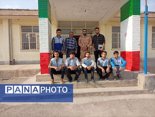 بازسازی و شاداب سازی مدارس توسط دانش آموزان در شهرستان خانمیرزا