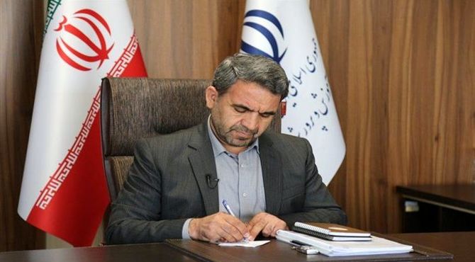 معلمان با وفاق ملی و دستان توانای خویش مشعل علم و دانش را برای اعتلای ایران فروزان بدارند