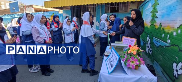 آیین افتتاحیه سفیران سلامت در مدرسه شهید خاقانی شهرستان شیروان