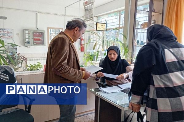 ارائه بیلان ترم اول و عملکرد تحصیلی دانش‌آموزان دبیرستان شهید مجید دهنوی نیشابور