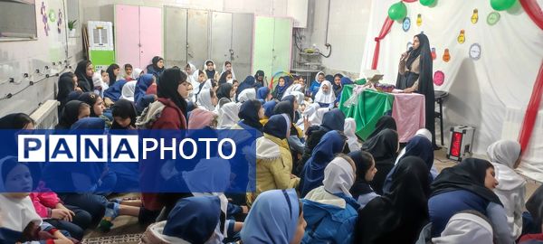 برگزاری جشن روز پدر در مدرسه شهید خاقانی شهرستان شیروان
