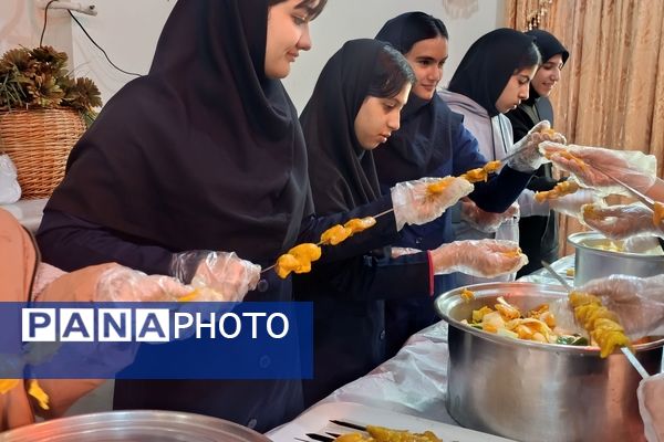 اردوی دانش‌آموزی تمشک مدارس دخترانه انصار و بعثت در زنجان