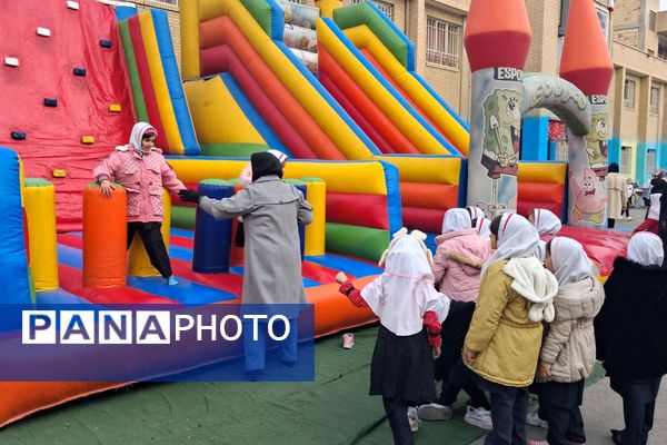 شهربازی مدرسه‌ای در دبستان عمار رباط‌کریم