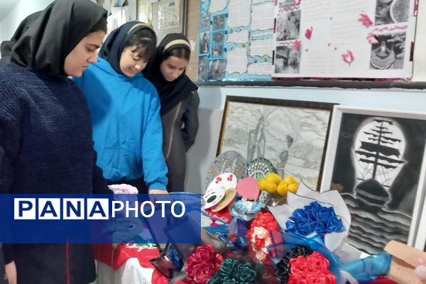 نمایشگاه هنری «هفته ماها» روایت تصویر از پیوندهای نادیدنی