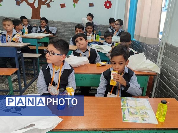 آیین جشن شکوفهها در دبستان شاهد شهید بهنام محمدی ناحیه 2 کرج