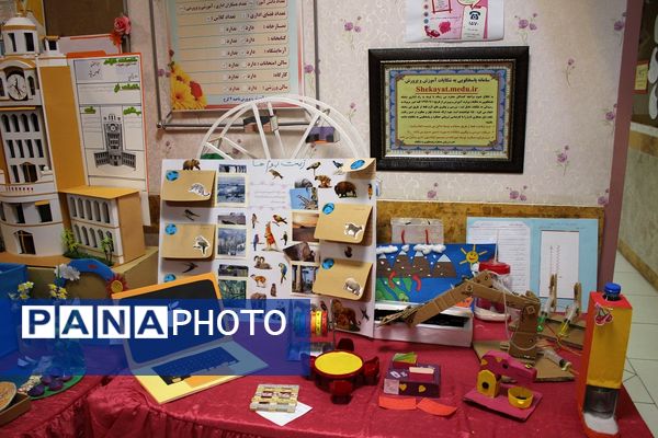 برگزاری نمایشگاه «ماها» در دبیرستان حضرت معصومه (س) ناحیه چهار کرج