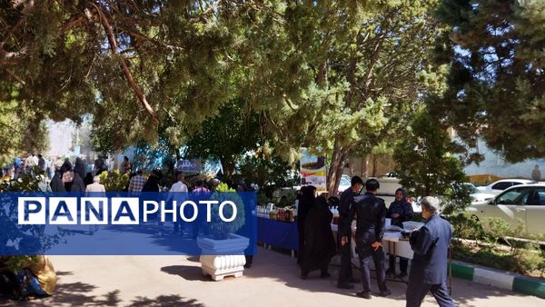 بازارچه مقاومتی در گلزار بهشت فضل نیشابور 