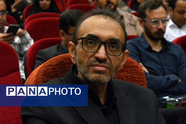 نشست هم‌اندیشی معاونین پرورشی، روحانیون امین و ائمه جماعات در بهارستان‌دو