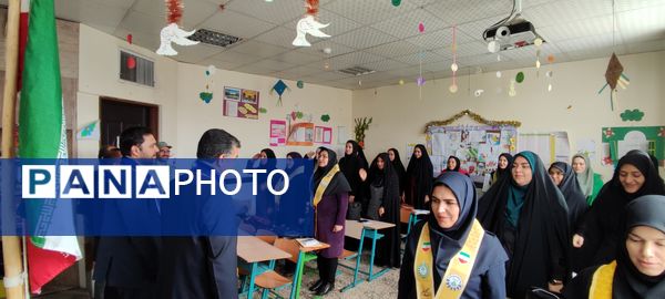 بازدید مدیر سازمان دانش‌آموزی خراسان شمالی از کلاس‌های ضمن خدمت سازمان‌دانش‌آموزی