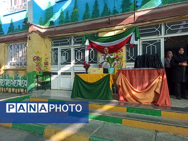 جشن عاطفه ها در دبیرستان دلیری ناحیه دو 