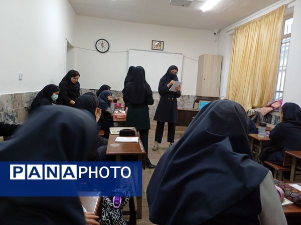 کارگاه آموزشی مشاوره در دبیرستان مطهره ناحیه ۶ مشهد