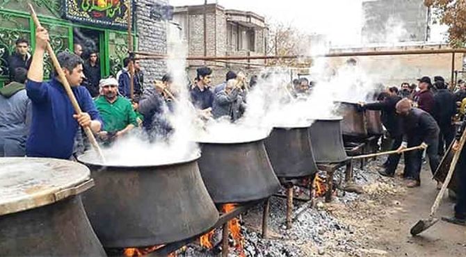 مراسم پخت نذری اباعبدالله‌الحسین طی رسوم هر ساله در شهرستان طالقان 