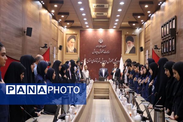 نشست صمیمی فعالین رسانه ای دانش‌آموزان با مدیرعامل خبرگزاری پانا