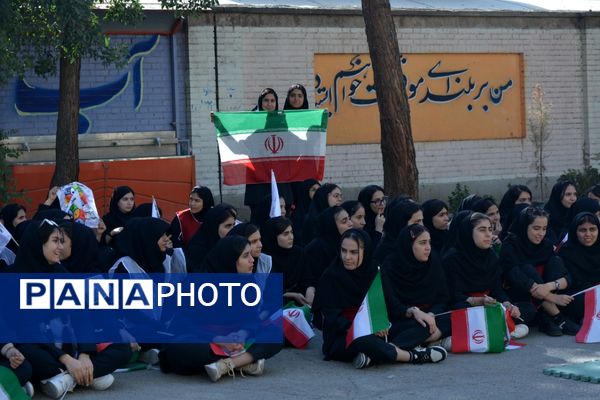 از حرکات رزمی دانش‌آموزان تا طناب‌کشی معلمان، المپیاد ورزشی مدرسه حکمت بهارستان‌دو