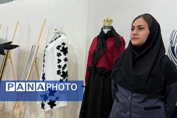 آیین افتتاحیه نمایشگاه هنری «ماها» در هنرستان شهید تاجیک بهارستان‌دو