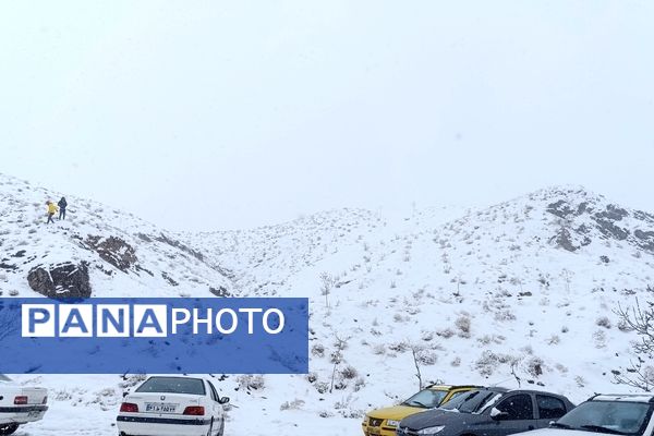  برف بازی مردم نیشابور در روستای برف ریز 