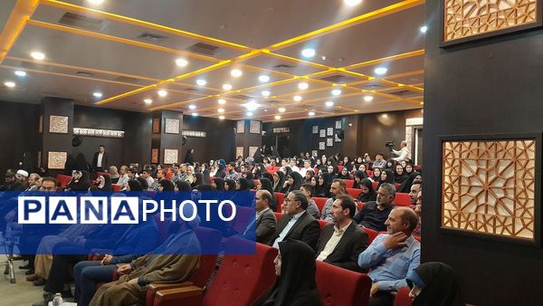 اختتامیه ششمین اجلاسیه نماز  در آستان امامزاده طاهر (ع) کرج