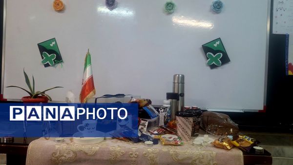 عطر مطالعه در کافه کتاب کلاس پنجم دبستان شاهد بنت‌الحسین تبریز