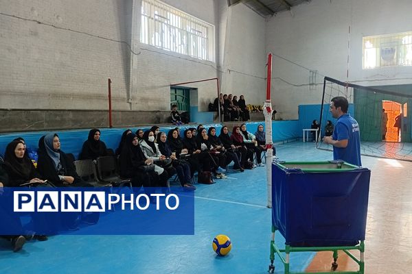 کارگاه توانمندسازی و مهارت آموزشی ورزشی شهرستان قرچک